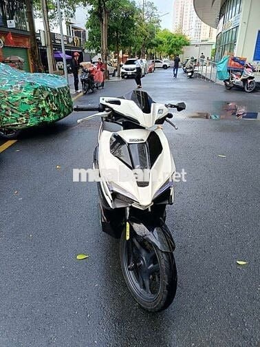 Đổi xe mới nên ra đi xe chạy kỹ.Biển số đẹp ae nhé