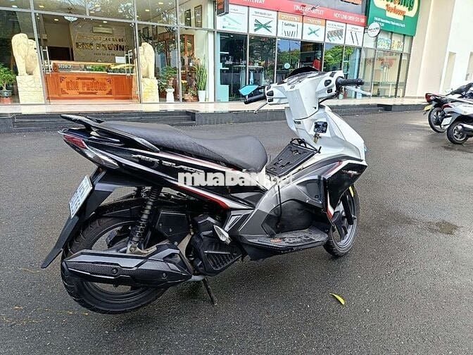 Đổi xe mới nên ra đi xe chạy kỹ.Biển số đẹp ae nhé