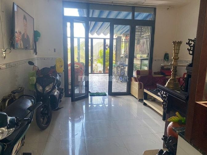 Bán nhà khu vực yên tĩnh, dân cư đông 