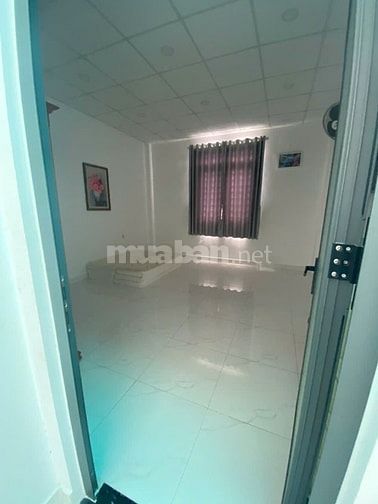 Bán nhà khu vực yên tĩnh, dân cư đông 
