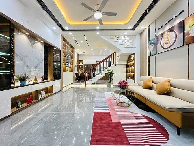 Sang nhượn gấp nhà Nguyễn Đình Chiểu P5 Q3 67,5m2 3tỷ980tr