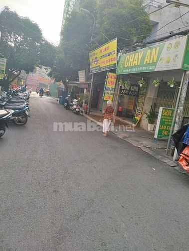 Sang nhượng quán bún chả Hà Nội