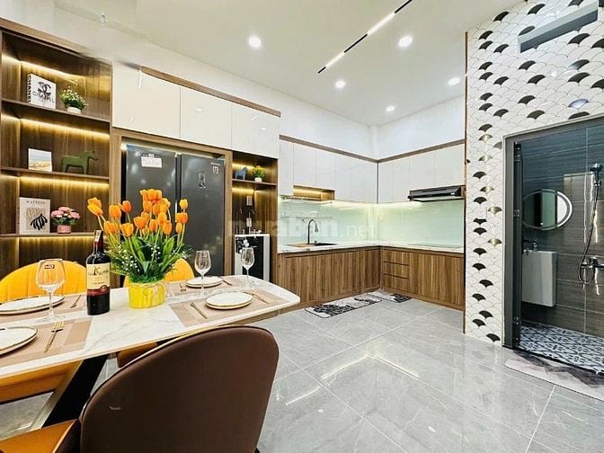 Sang nhượn gấp nhà Nguyễn Đình Chiểu P5 Q3 67,5m2 3tỷ980tr