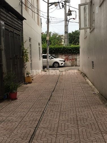 Cho thuê nhà nguyên căn 1 trệt 3 lầu, đường Phạm văn Chiêu, Hẻm xe hơi