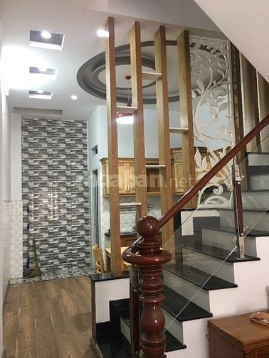 Cho thuê nhà nguyên căn 1 trệt 3 lầu, đường Phạm văn Chiêu, Hẻm xe hơi