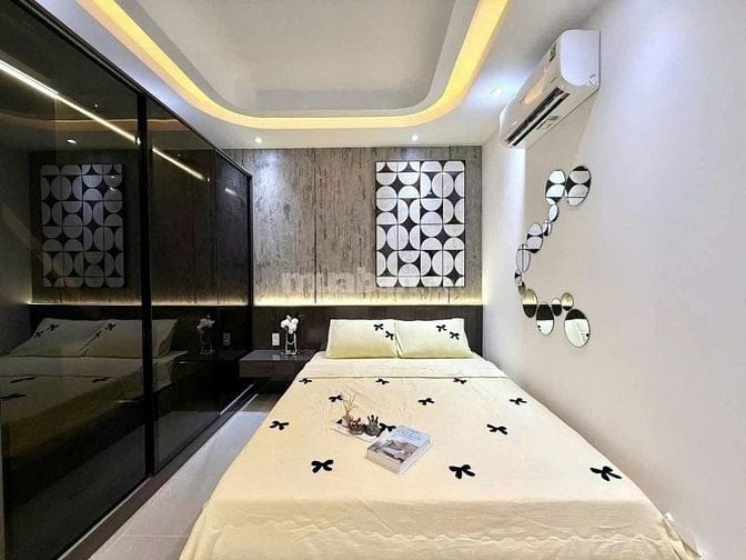 Nhà nở hậu tài lộc đường Trần Minh Quyền, Q10. Gần nhà hát Hoà Bình