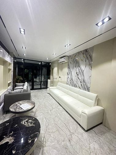 BÁN NHÀ NGỌC LÂM 8 TẦNG – NGÕ RỘNG 10M, THANG MÁY, NỘI THẤT CAO CẤP – 