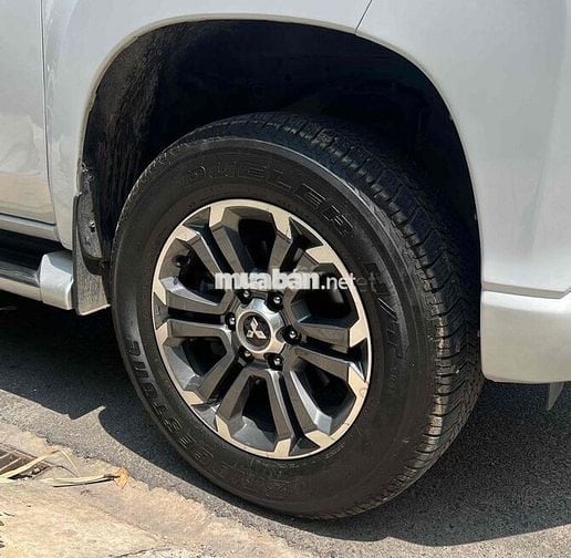 Mitsubishi Triton 2021 4x2 AT Mivec Premium 75N KM