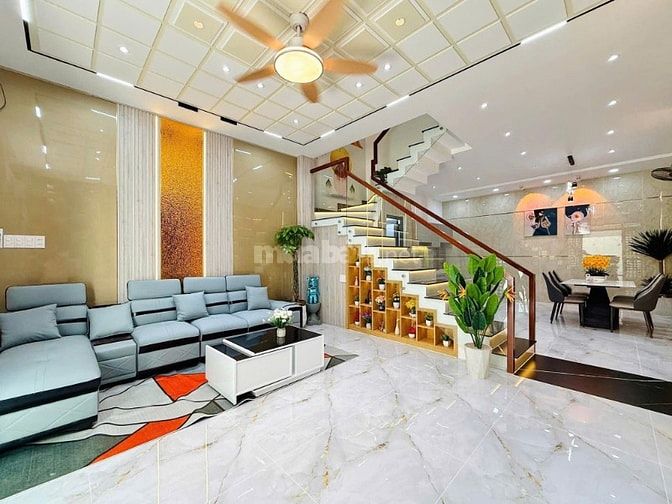SIÊU PHẨM Ô TÔ🔥MT DUY TÂN chốt giá 3,390Tỷ/68m2 mua nhanh bớt 90Tr🔥