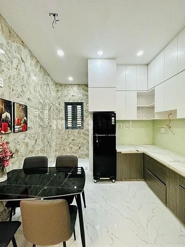 Bán nhà xe hơi đường Đông Hồ, Tân Bình. Thông ra Lạc Long Quân