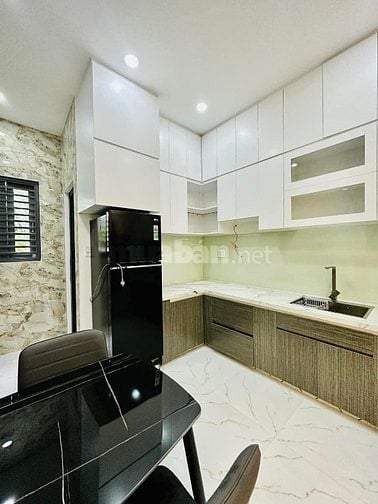 Bán nhà xe hơi đường Đông Hồ, Tân Bình. Thông ra Lạc Long Quân