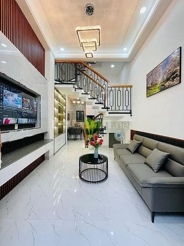 Bán nhà xe hơi đường Đông Hồ, Tân Bình. Thông ra Lạc Long Quân