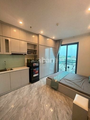 Cho thuê tòa nhà làm căn hộ Văn Cao: 80m2, 13 phòng, khép kín