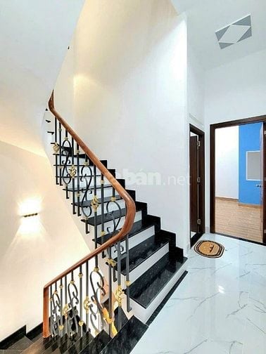 Cần bán gấp nhà 60m2 giá 3tỷ550 triệu đường Nguyễn Xí quận Bình Thạnh