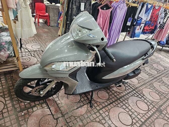 Cần b.á.n xe vision chính chủ