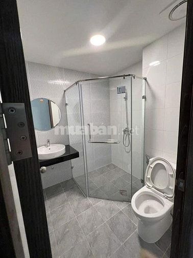 Cho thuê căn hộ quận 6 View hồ bơi đầy đủ tiện nghi