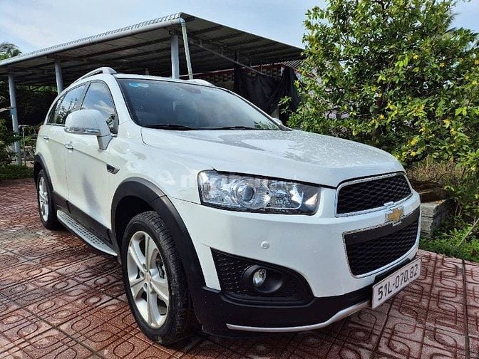 Cần bán Captiva (LTZ) sx:2015 At,màu trắng,gđ sử dụng mới 95%