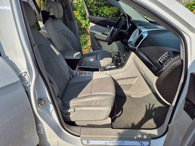 Cần bán Captiva (LTZ) sx:2015 At,màu trắng,gđ sử dụng mới 95%