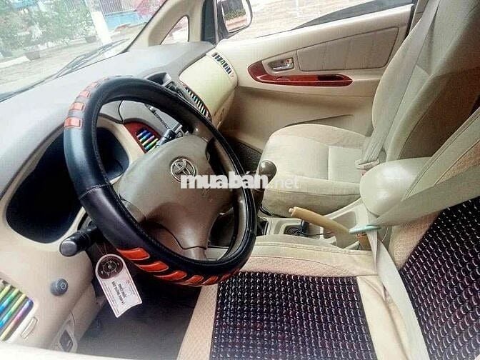 Toyota Innova 2006 G - 100000 km