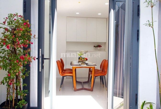 BÁN VILLA CÓ HỒ BƠI TRONG NHÀ ĐƯỜNG NGUYỄN VĂN ĐẬU BÌNH THẠNH 