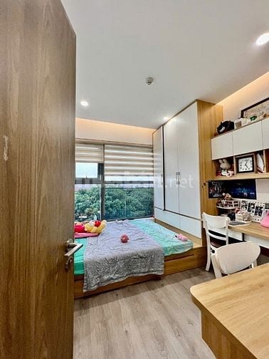 Bán căn 2PN, 85m2, Diamond Plus, view công viên, ntcb, có ô xe hơi