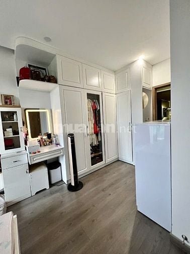 Bán căn 2PN, 85m2, Diamond Plus, view công viên, ntcb, có ô xe hơi