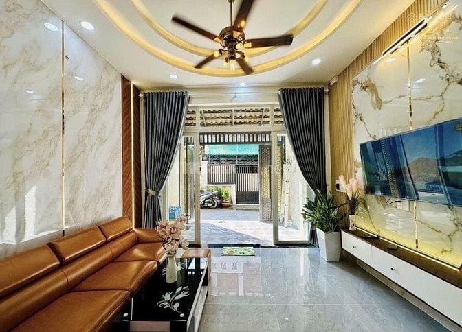 Hot!Ngộp bán nhanh căn Lê Trực, P7, Bình Thạnh giá chỉ 2tỷ890/49,8m2
