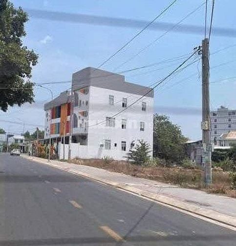 Cần bán gấp lô đất Mặt tiền đường Hồ Tri Tân, gần vòng xoay Long Điền