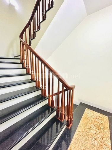 VỊ TRÍ ĐẸP, NGÕ NÔNG, Ô TÔ ĐỖ CỔNG, BA BƯỚC RA HỒ 