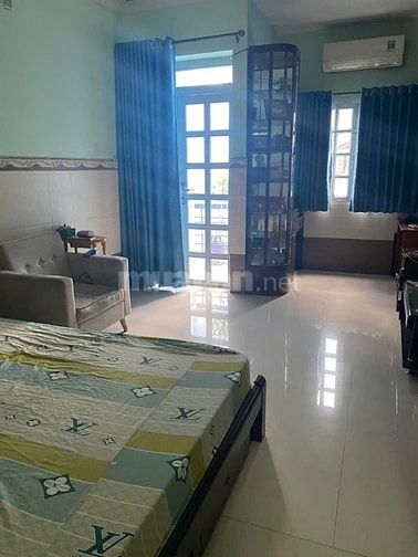 Bán nhà mặt tiền Quận 10 , gần chợ Nguyễn tri phương, 16,8 tỷ 