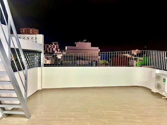 NHÀ ĐẸP 4 LẦU HẺM 7M CHỈ CÁCH MT HẬU GIANG 20M