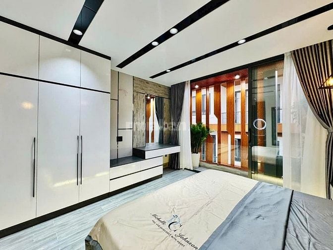 3 tỷ 550, nhà 64m² Võ Văn Tần xây 1 trệt 4 lầu. Hẻm 7m gần Vườn Chuối