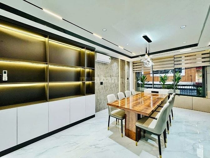 3 tỷ 550, nhà 64m² Võ Văn Tần xây 1 trệt 4 lầu. Hẻm 7m gần Vườn Chuối