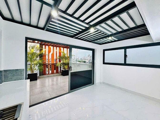 3 tỷ 550, nhà 64m² Võ Văn Tần xây 1 trệt 4 lầu. Hẻm 7m gần Vườn Chuối