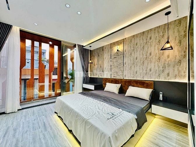 3 tỷ 550, nhà 64m² Võ Văn Tần xây 1 trệt 4 lầu. Hẻm 7m gần Vườn Chuối
