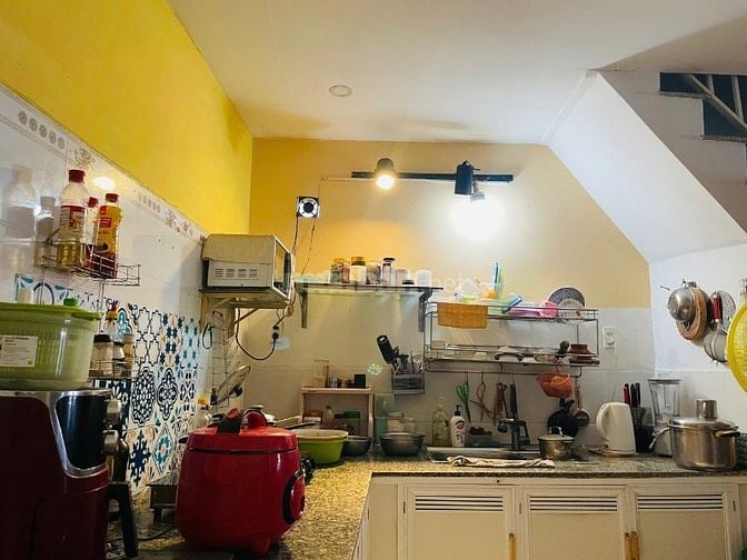 Nhà bán HXH 9mx18m, 2 tầng, Vĩnh Ngọc, Nha Trang
