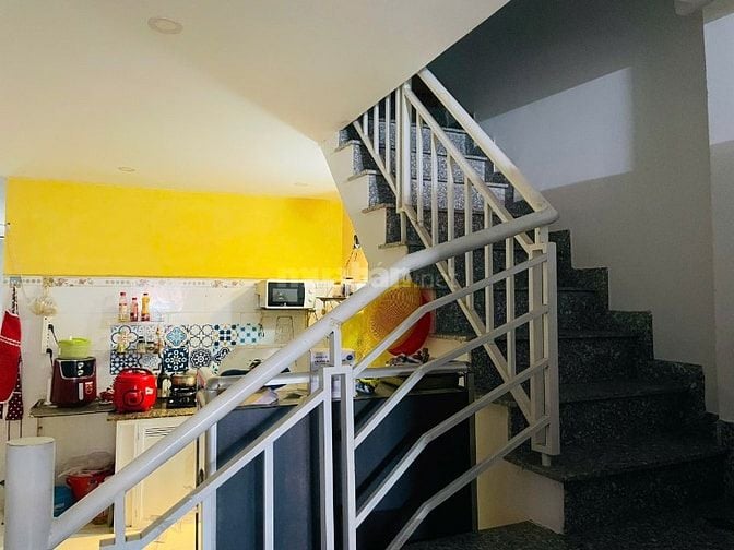 Nhà bán HXH 9mx18m, 2 tầng, Vĩnh Ngọc, Nha Trang