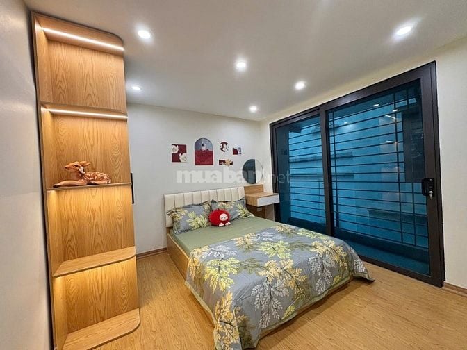 BA GÁC ĐỖ CỬA , 20M RA Ô TÔ TRÁNH , SÁT HỒ ĐẦM HỒNG , NGÕ THOÁNG RỘNG.