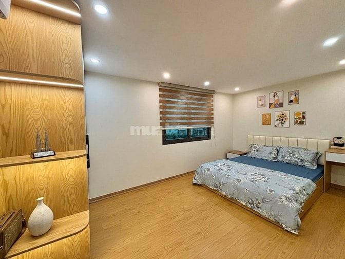 BA GÁC ĐỖ CỬA , 20M RA Ô TÔ TRÁNH , SÁT HỒ ĐẦM HỒNG , NGÕ THOÁNG RỘNG.