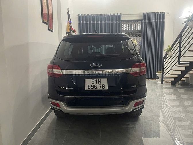 Bán xe Ford Everest 2 cầu đẹp như mới 