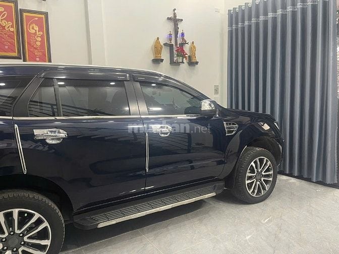 Bán xe Ford Everest 2 cầu đẹp như mới 
