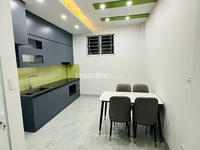 LÔ GÓC 2 THOÁNG , BA GÁC ĐỖ CỬA , 60M RA Ô TÔ TRÁNH, GẦN HỒ ĐIỀU HÒA .