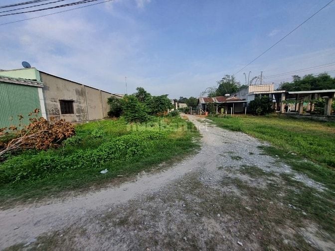 160m2 có thổ cư. Đất 2 mặt tiền. Gần trung tâm thị trấn. 6xx tr 