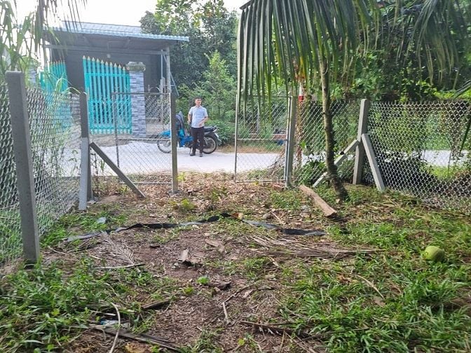 5x34 có 50m2 thổ cư. Gần trung tâm xã, đường bê tông. 650tr 
