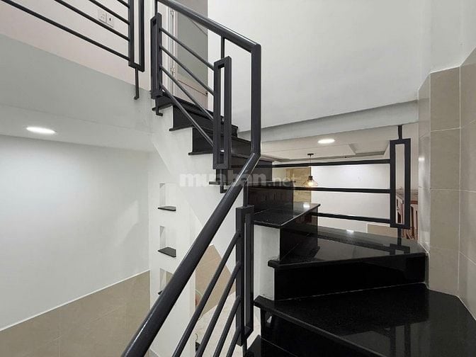 Bán nhà hẻm 3m C1-Hoàng Hoa Thám quận Tân Bình ngay ga T3, 3,3x12m, 