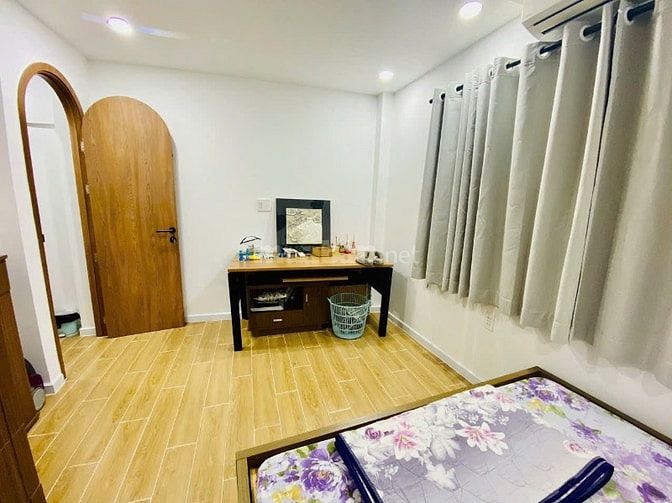 4 tầng- Nguyễn Tri Phương P9 Q10, 2PN , nhà đẹp có sẵn nội thất 