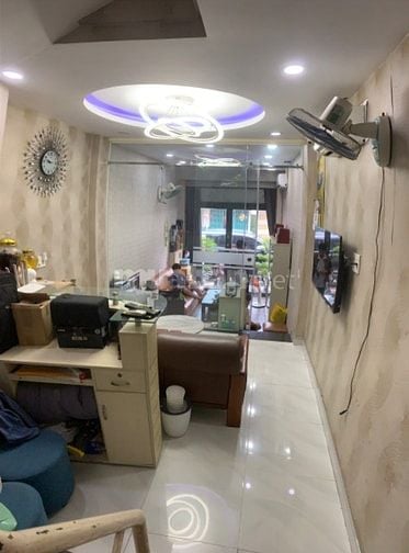 Mặt tiền đường ba đình p10 cần bán
