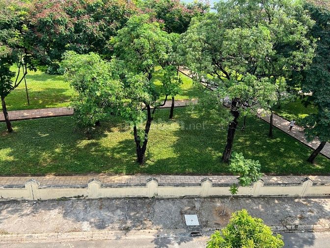 (CHÍNH CHỦ) bán nhà khu Tên Lửa - DT 5x20m - đối diện công viên