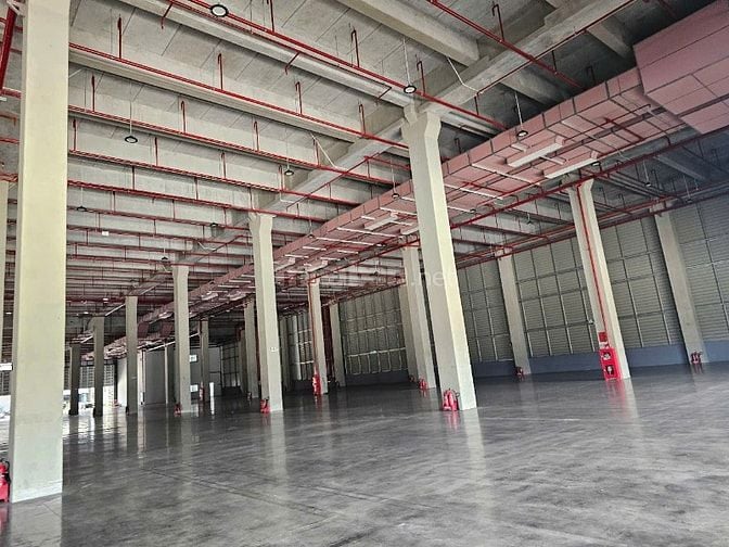 Cho thuê 2 kho xưởng cao cấp tại Long An giáp nhà bè,vị trí chiến lược