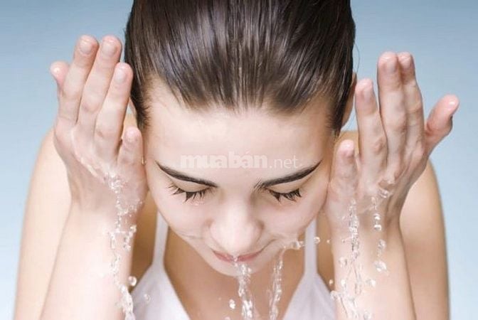 Bán mỹ phẩm và đồ thiết yếu cho cá nhân 